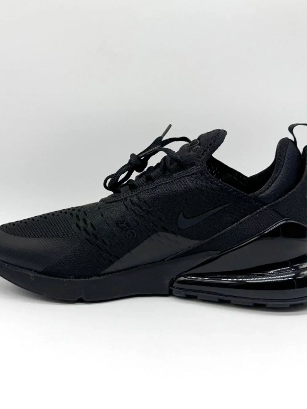 Nike Mens Air Max 270 Black Shoes Sz 10.5 New w/ Marks Activewear AH8050-005